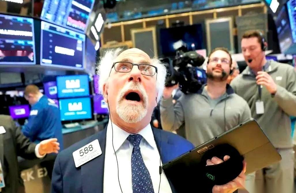 歇了俩月，印度又回头去买俄罗斯的油了。你以为是顶不住了？不，人家精着呢，这操