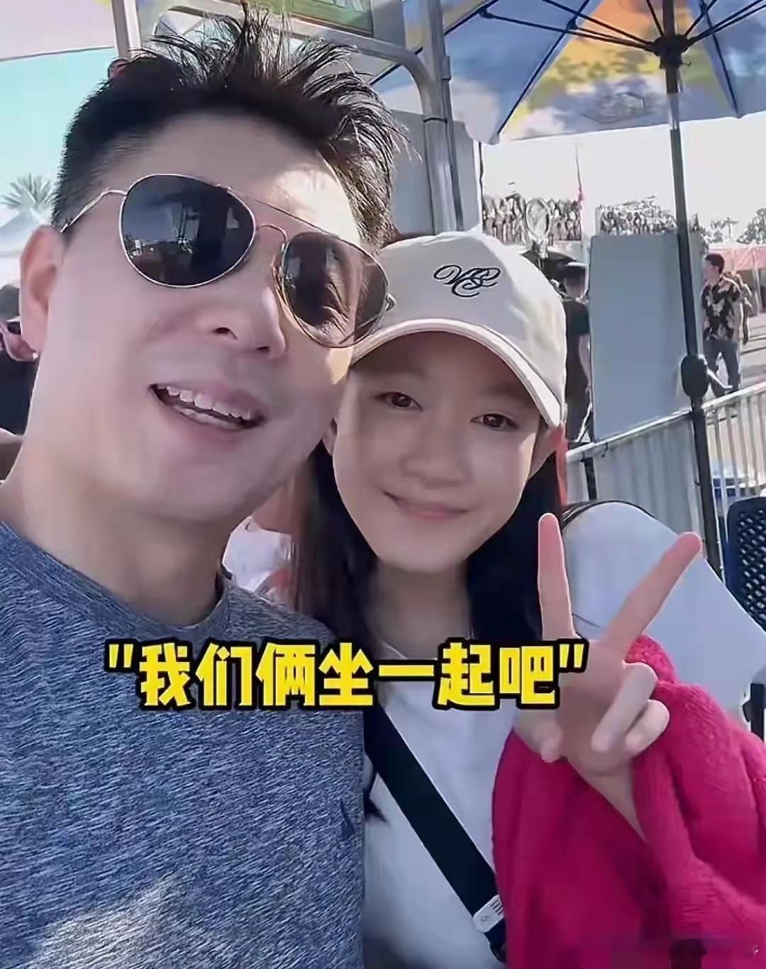 李小鹏一家美国度假，李安琪素颜很老气，13岁奥莉也变成大孩子了！​​​
