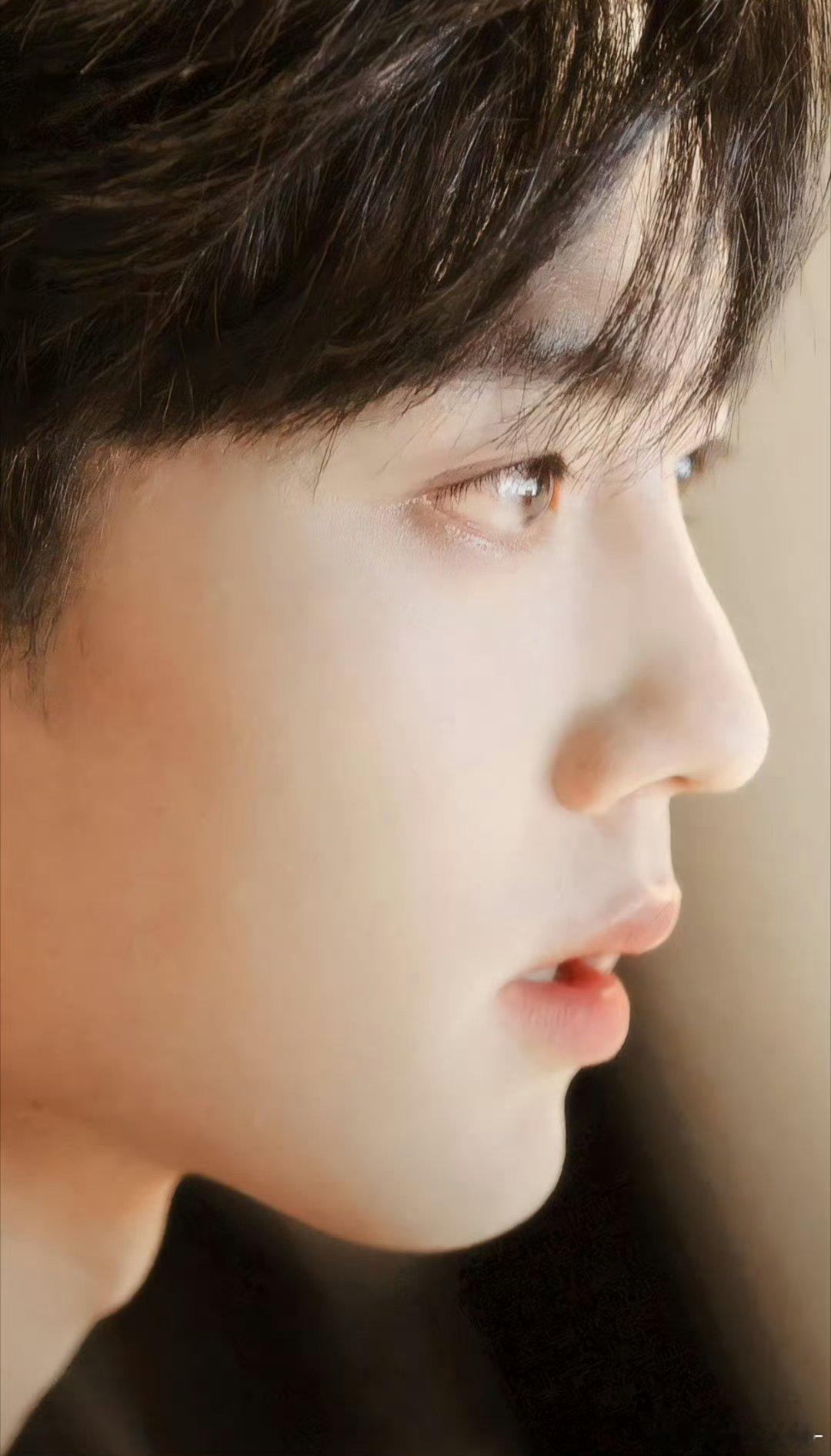 卧槽肖战有一双好漂亮的眼睛