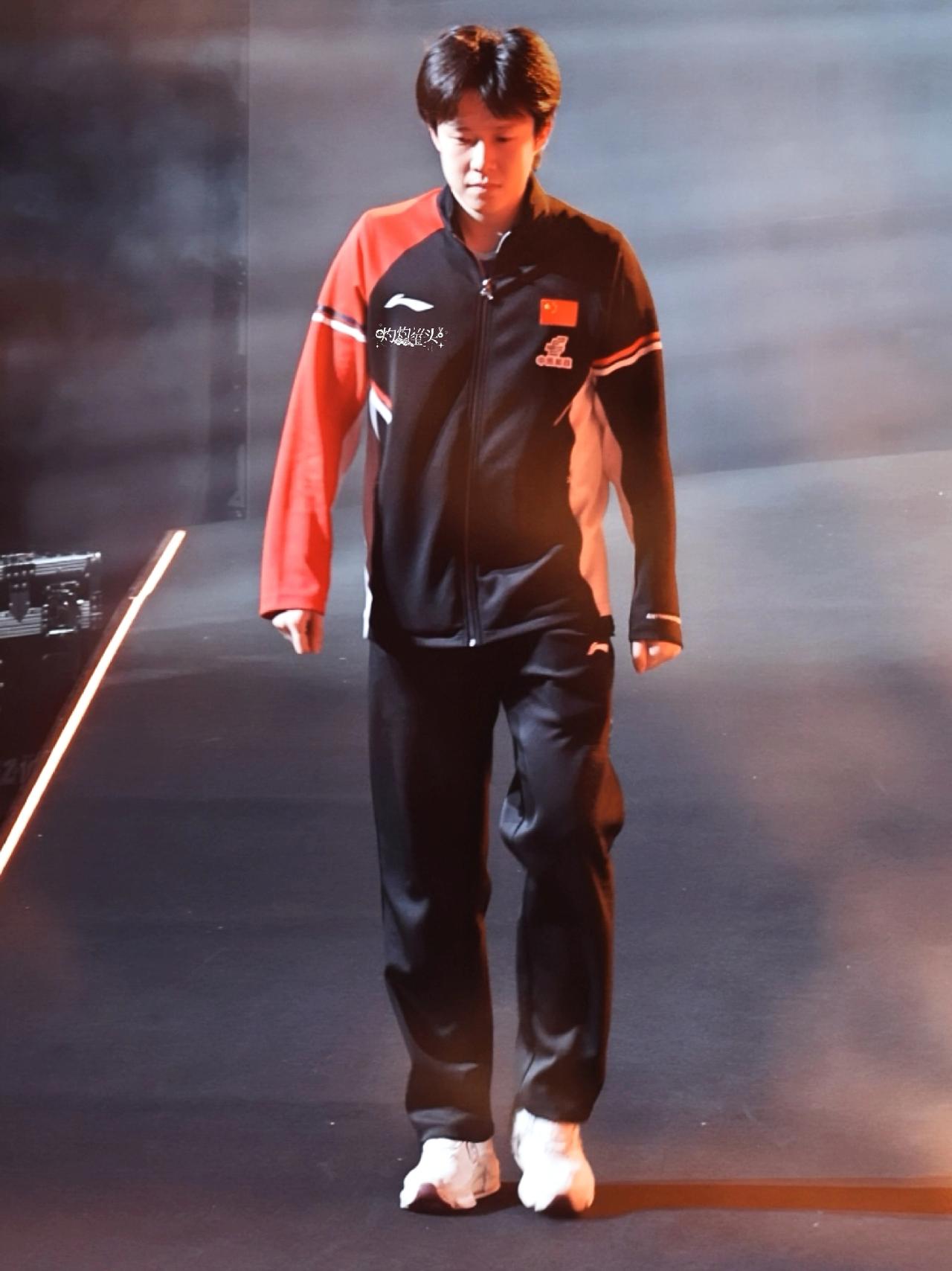 王楚钦因伤退赛，这三人最开心1、莫雷加德小莫不战而胜，晋级决赛，而且相对于