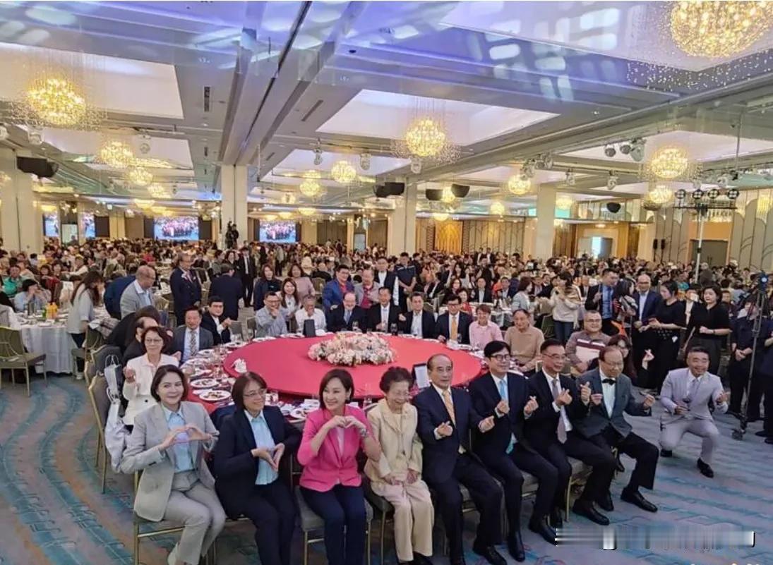 84岁王金平办2000人感恩宴，喊和平挺柯志恩，洗刷“蓝皮绿骨”靠这波？8