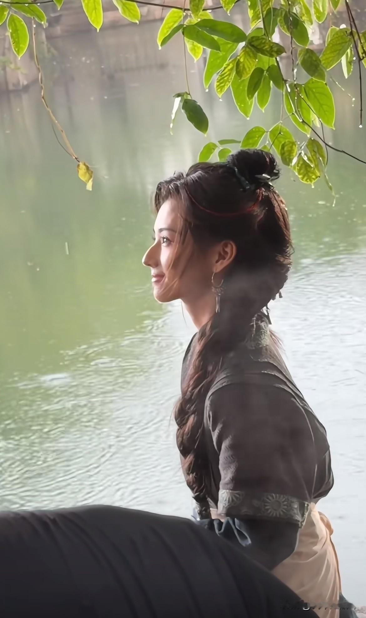 这鼻子比郭敬明自己的鼻子还高[？？？]百妖谱，他能拍好吗？[抠鼻][抠鼻]