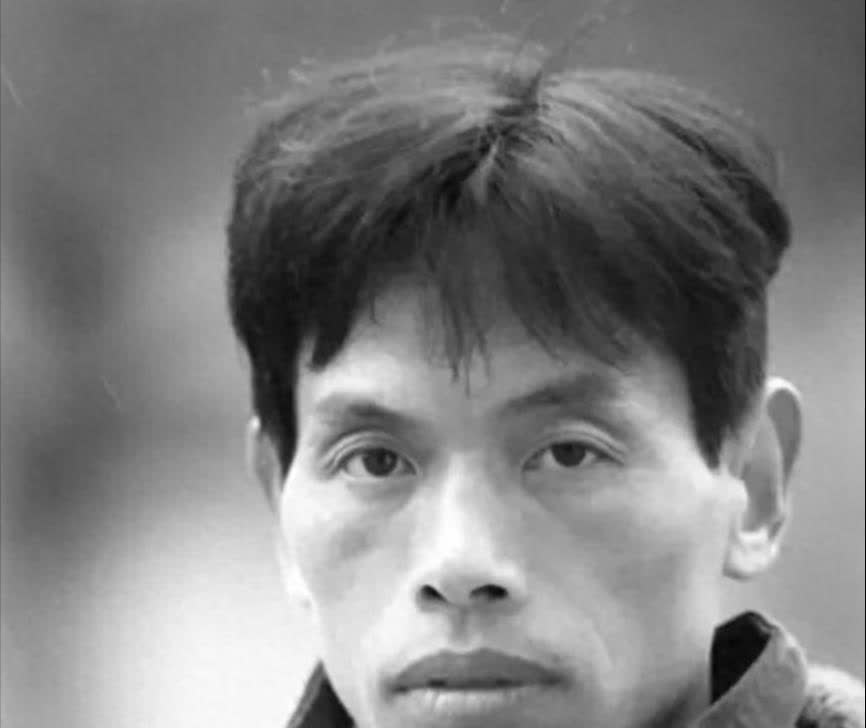 1999年，湖北一男子婚后整日宅在家，既不外出务工，家里有地也不种，妻子独自在外