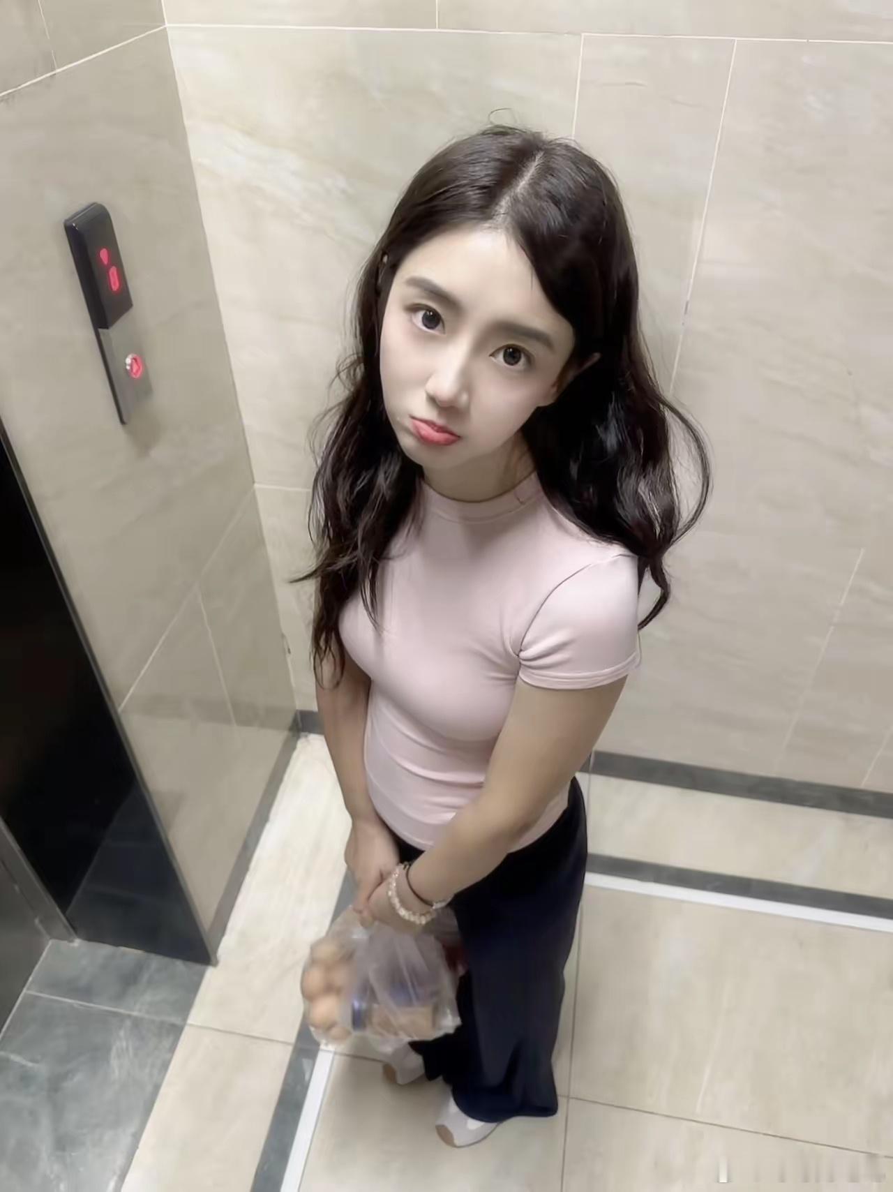 有这样的女朋友陪。也太幸福了吧！