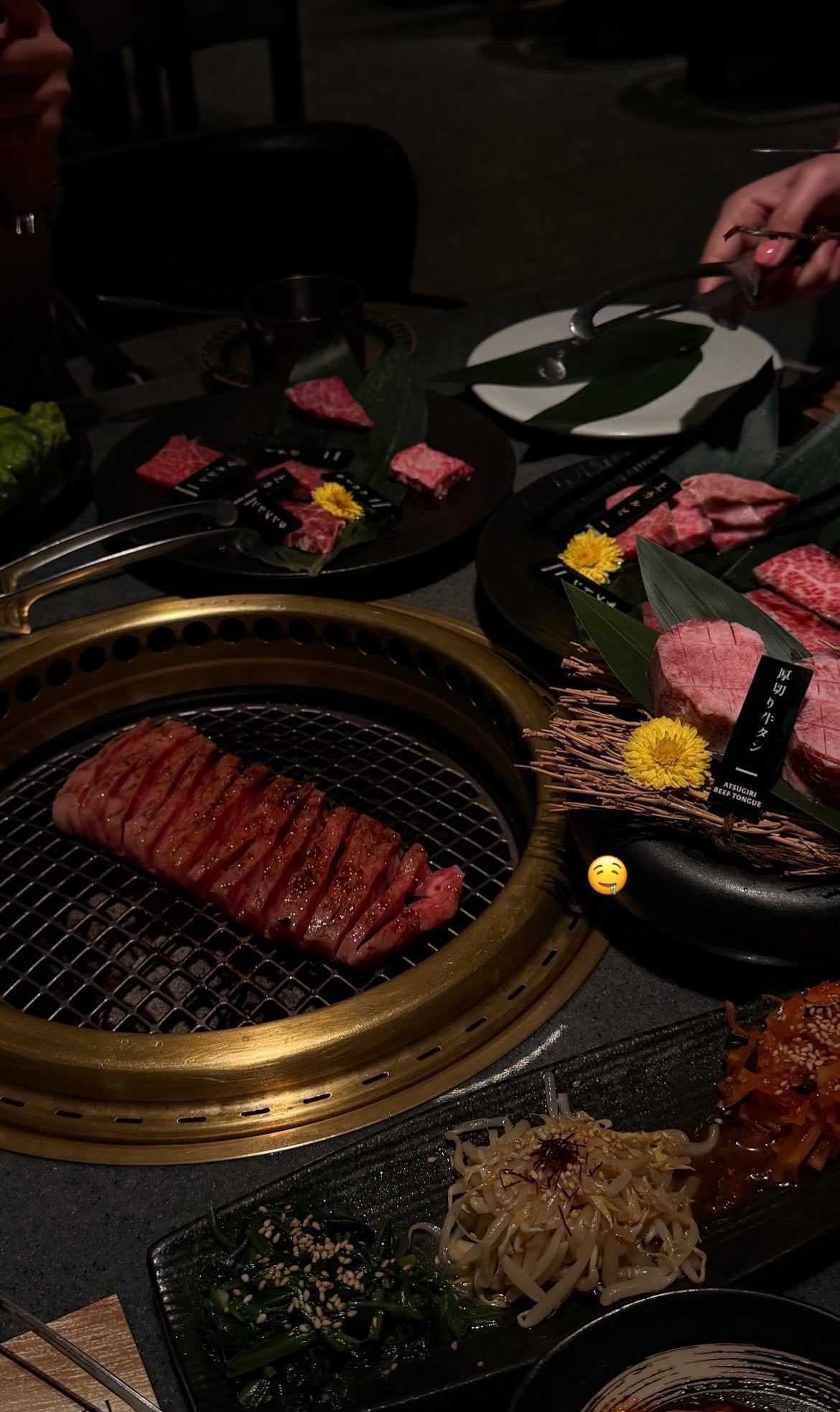 和家人吃烤肉呀