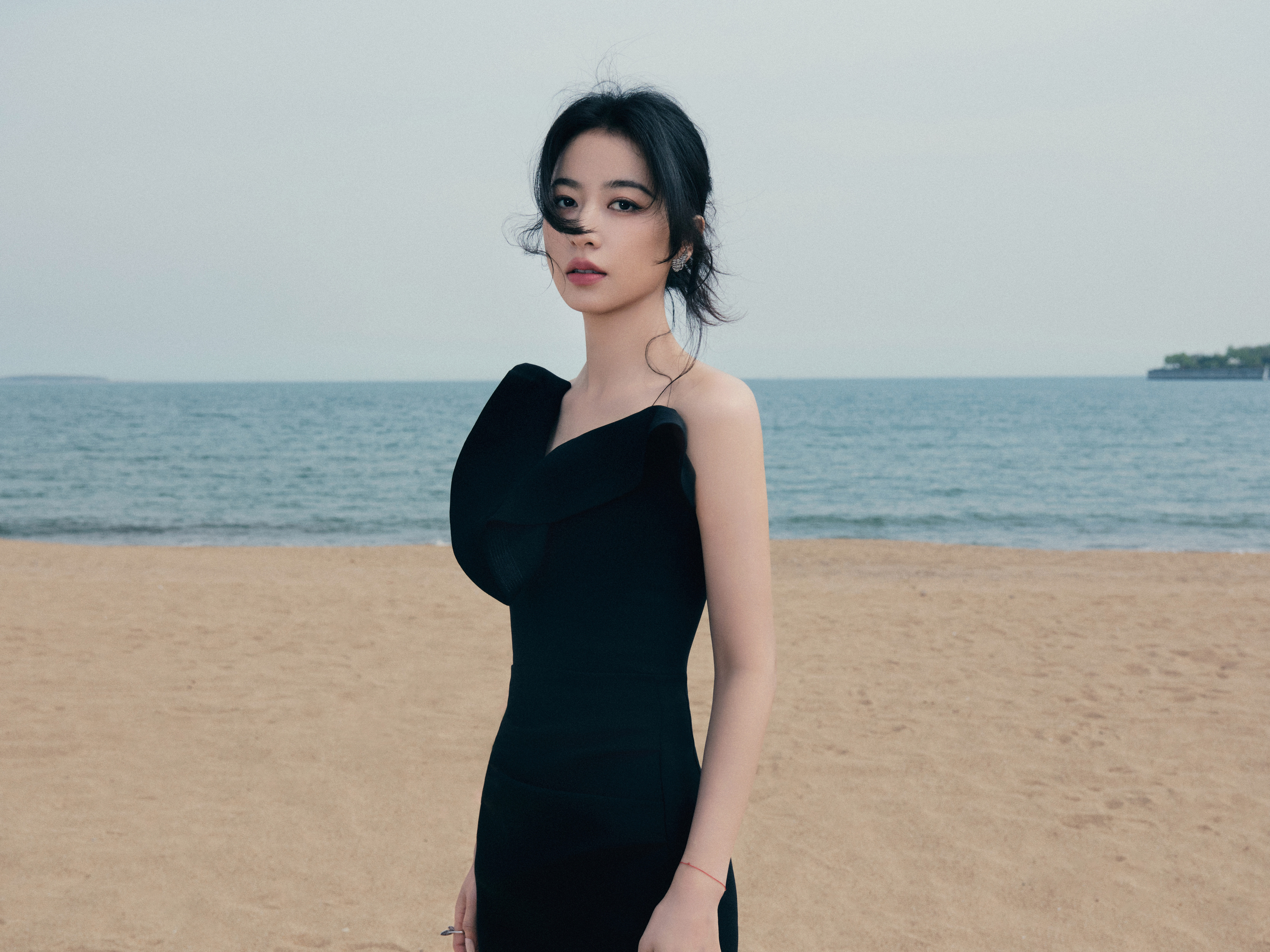 周雨彤在复制粘贴的时代，你是手写的诗