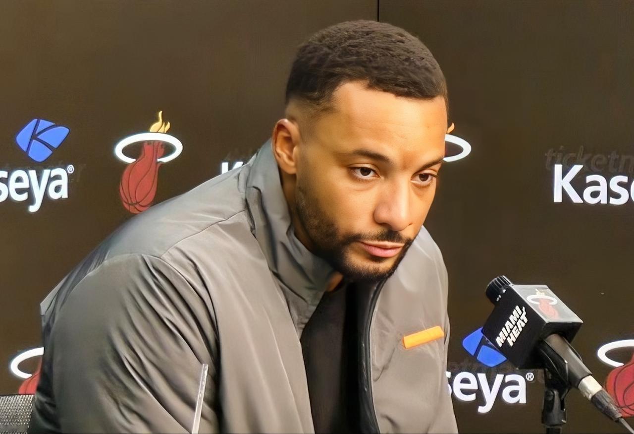 记者：鲍科比，你这是把快船彻底打破防了啊？？？把他们最后一根稻草都压垮啦？？？