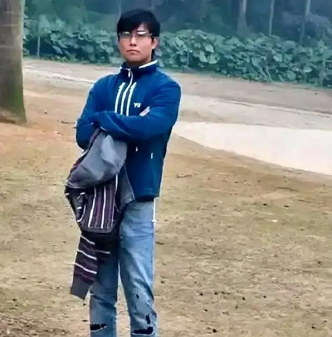 18岁被上戏劝退，档案里揣着“打架”的污点，换作你，这辈子是不是就算毁了？陈思