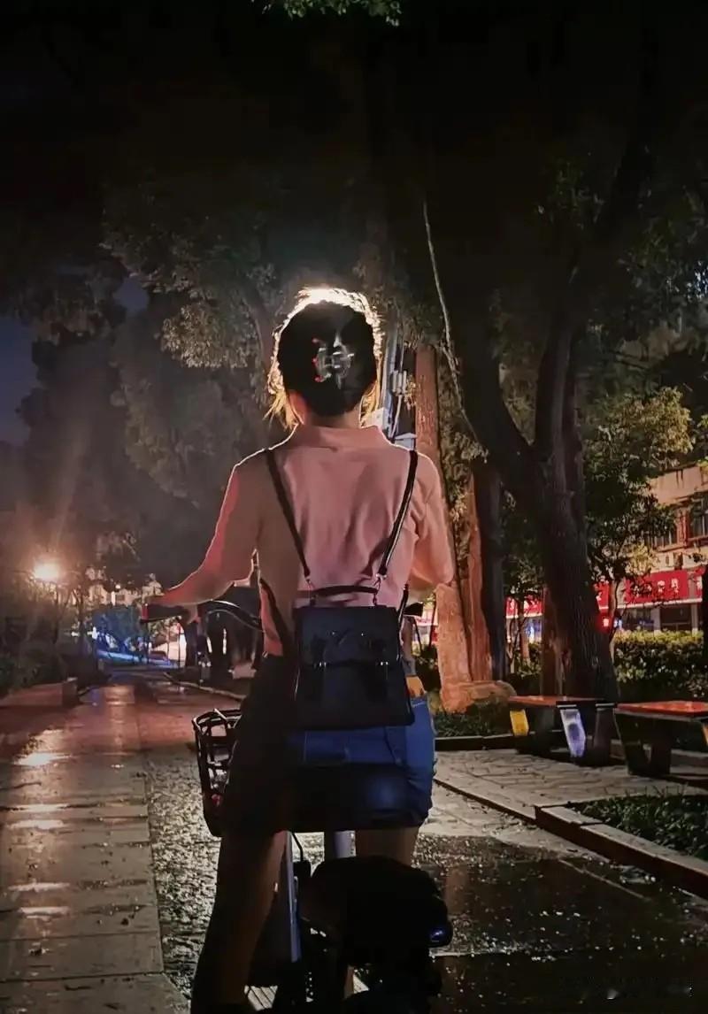 惠州，女子刚满18岁，就遇到一个35岁的男子，问他愿不愿意陪自己一晚，给20，女