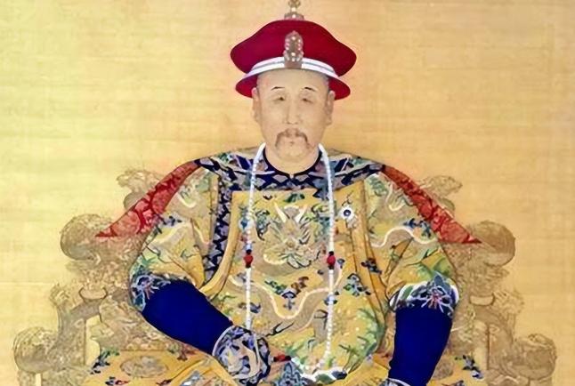 1722年，68岁的康熙悄悄去雍亲王府见儿媳妇。王府下人窃窃私语：“老公公亲自来