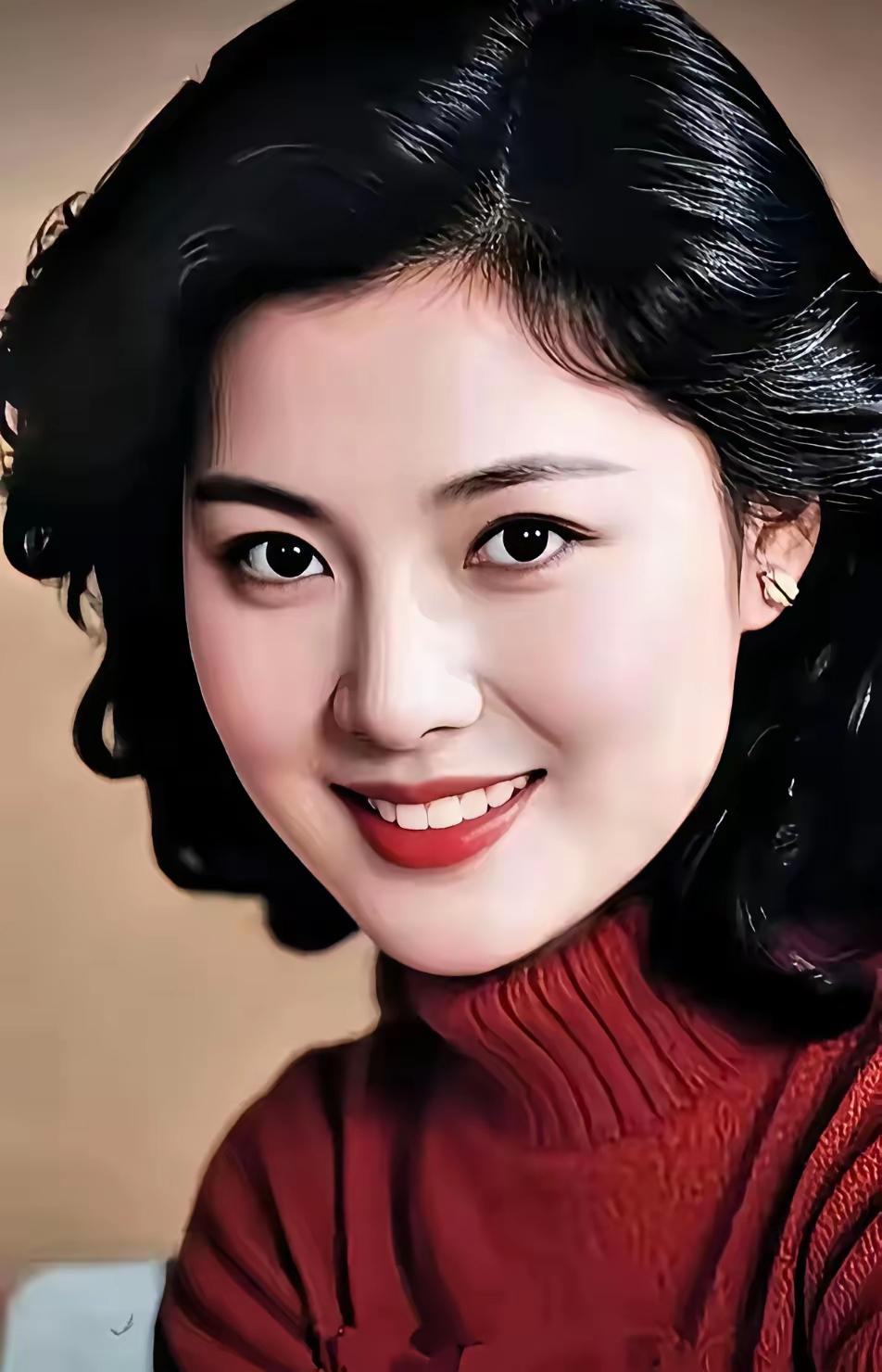 笑靥如花映红妆。