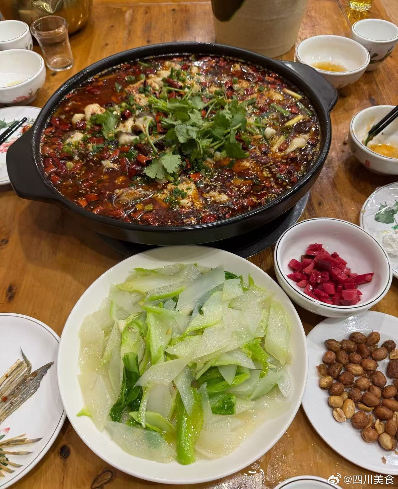 四川小县城自贡市荣县荣县是特别适合好吃嘴悠哉悠哉citywalk的小城市，不