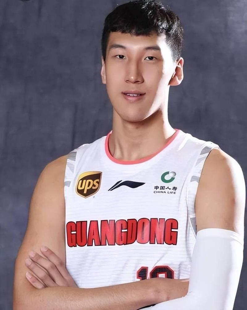 杜润旺适合山东高速男篮吗？最近，CBA转会市场沸沸扬扬，消息真假难辨，有消息