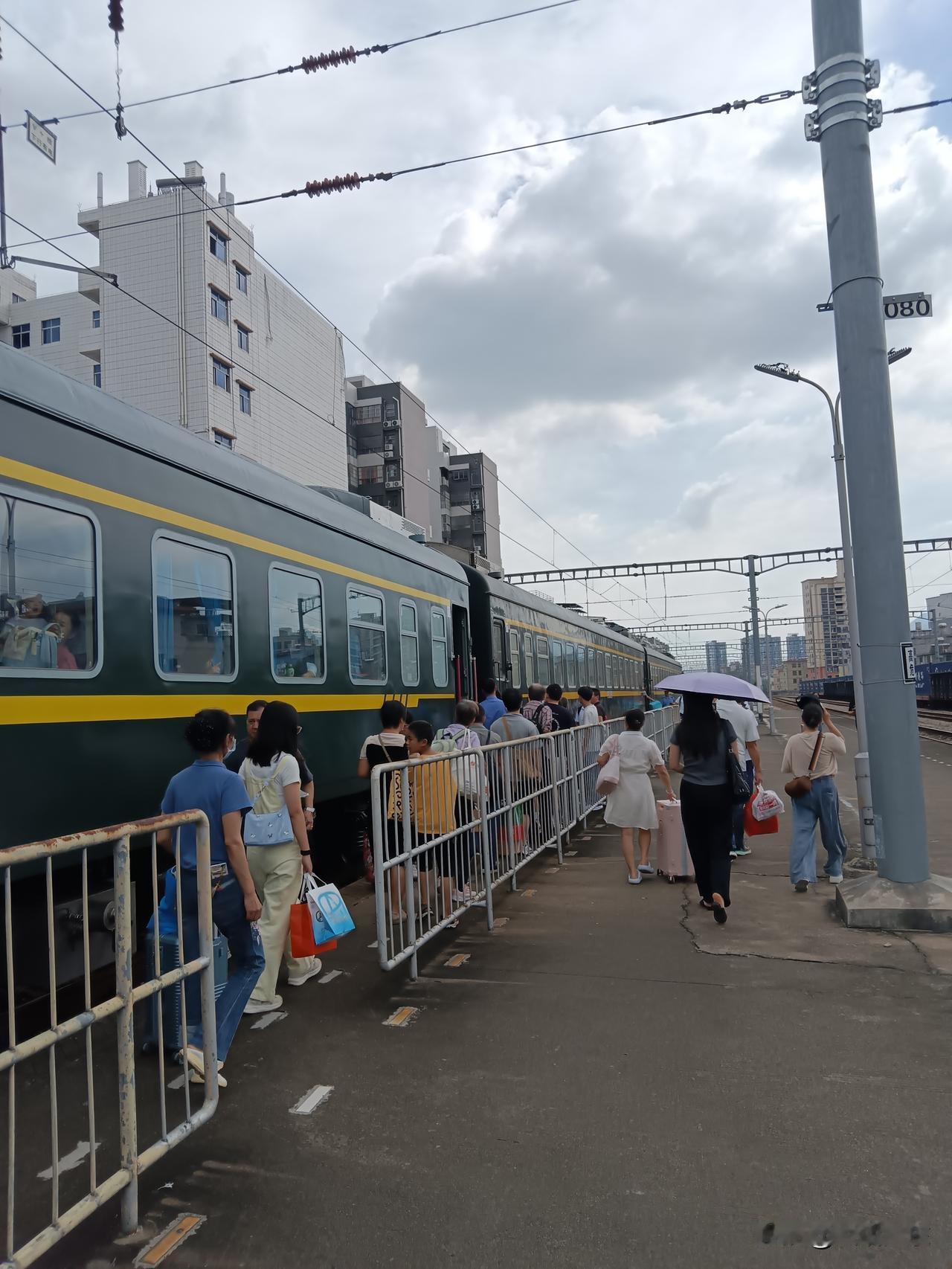 梅州、潮汕、揭阳的普铁客运均已取消！粤东北地区“唯一幸存”的普铁，便是河源普铁！