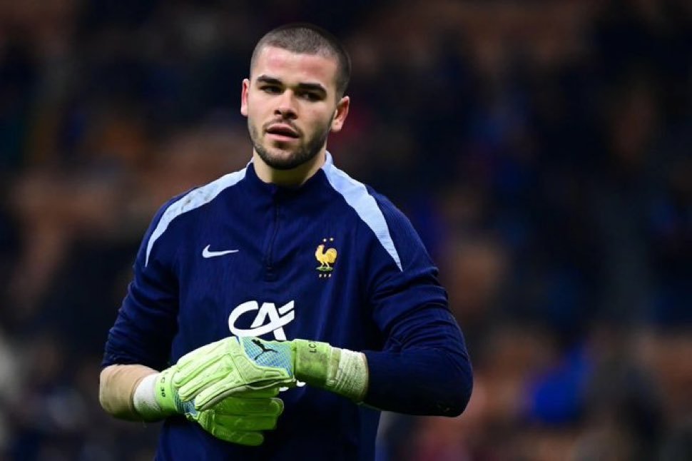 舍瓦利耶是自1935年2月17日雷内·伦斯对阵意大利以来，在代表法国