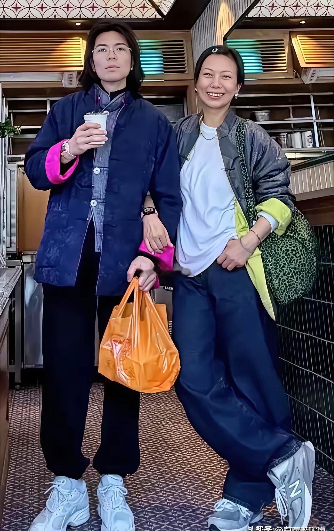 深爱彼此，在年龄面前就不是什么大问题了。萧敬腾林有慧祝你们百年好合……[祈祷]