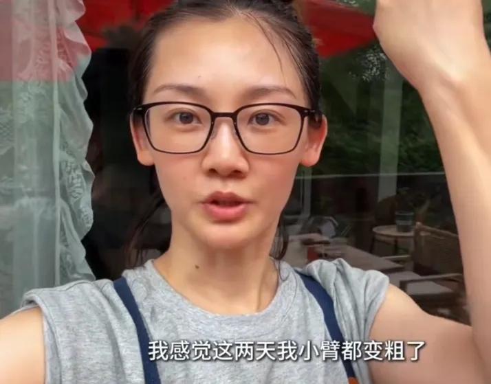 终于明白郑恺为什么会娶苗苗了，苗苗真的是太能干了。她把租的房子变成了一个花园