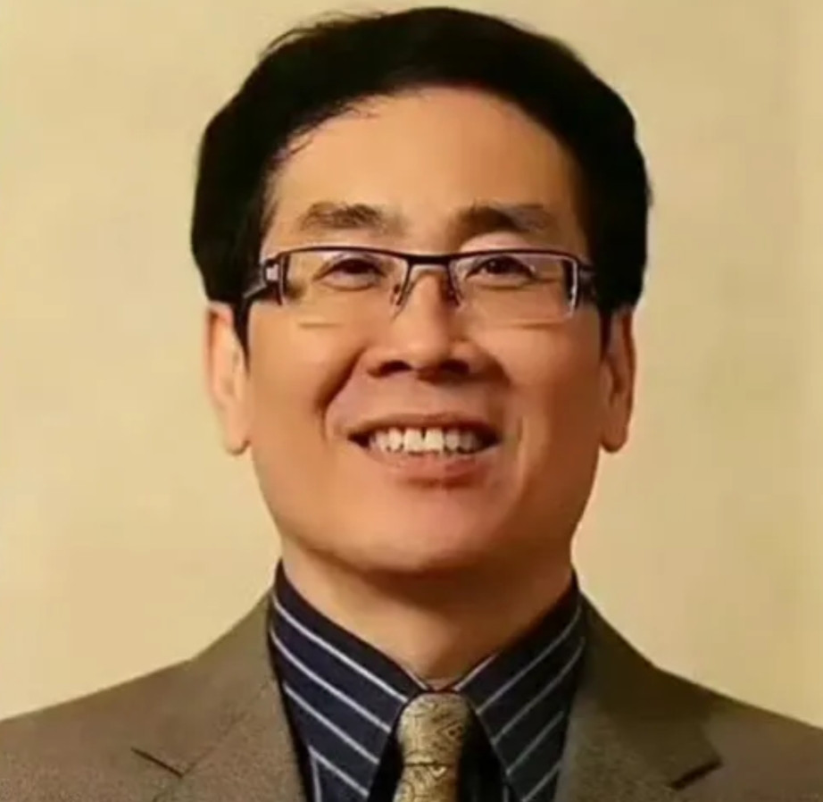 发现三个私生子一开始被打懵了，这两天开始雇水军反击了。前天开始，就发现评论区