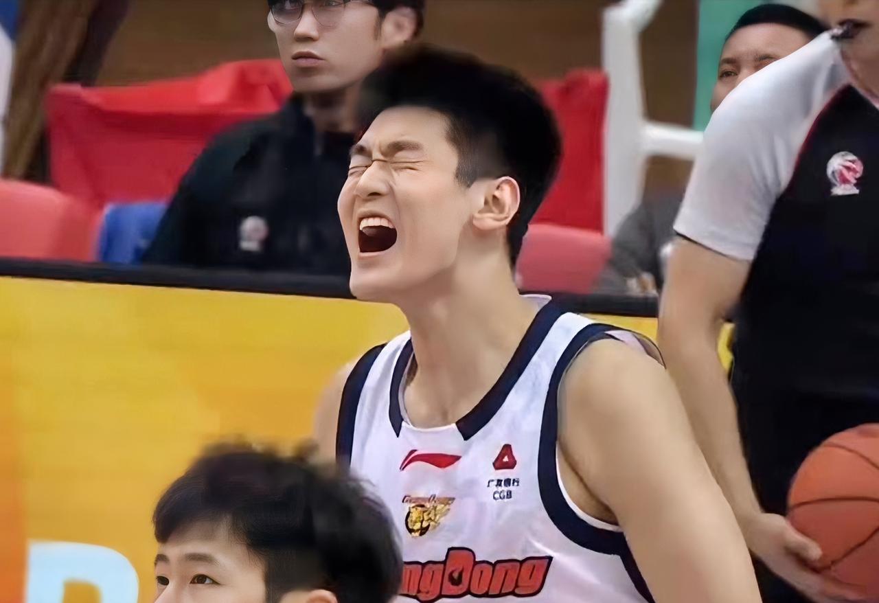 惊喜！小老虎打出生涯之夜！广东东阳光小将王洪泽在球队缺兵少将的情况下，抓住机会，