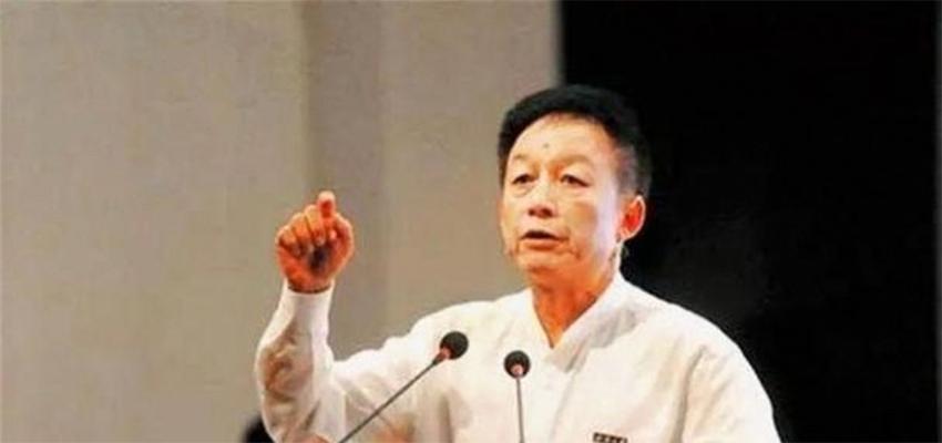 作为一个正常的中国人，你无法理解易中天、莫言这些人为什么对中国社会如此不满。他们
