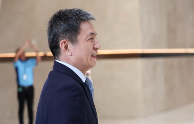 不等了，欧盟找中国谈了当地时间6月4日，中国与欧盟在巴黎举行会晤，讨论双边贸易