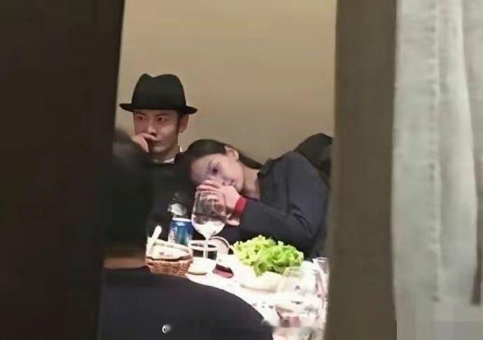 黄晓明以前是真的好爱Baby，满满的保护欲……厘po​