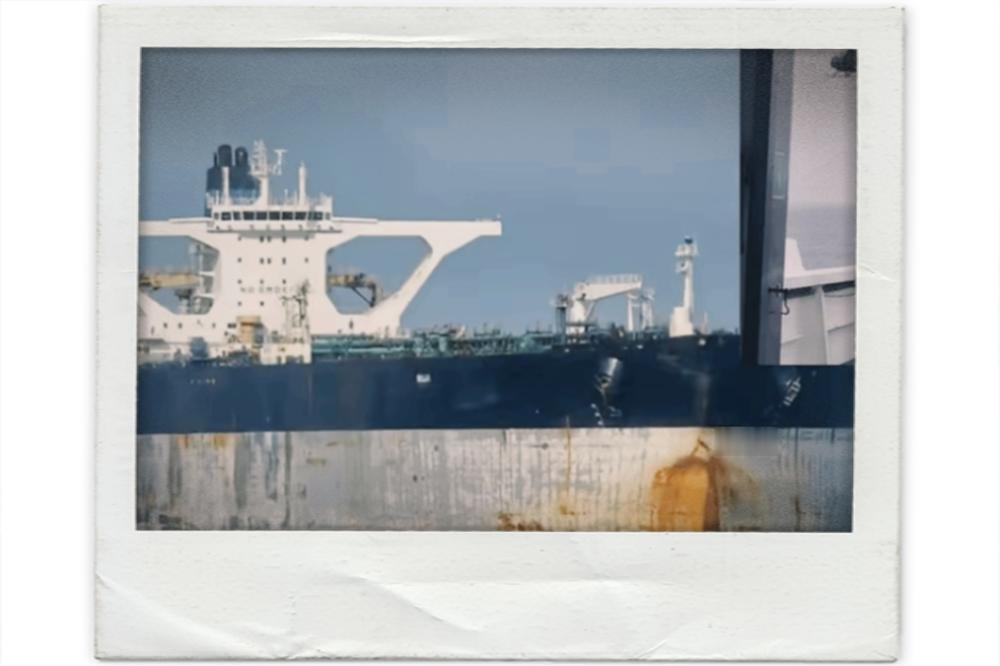 突发！美军真狠，特种兵突袭北大西洋俄罗斯油轮，无视俄军核潜艇！当地时间2026年