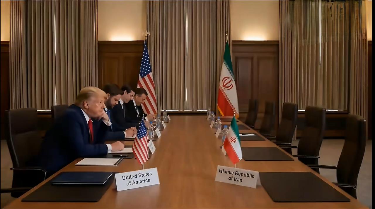 伊朗嘲讽特朗普的谈判建议伊方发了一段AI视频：特朗普率领的美国谈判团焦躁不安地