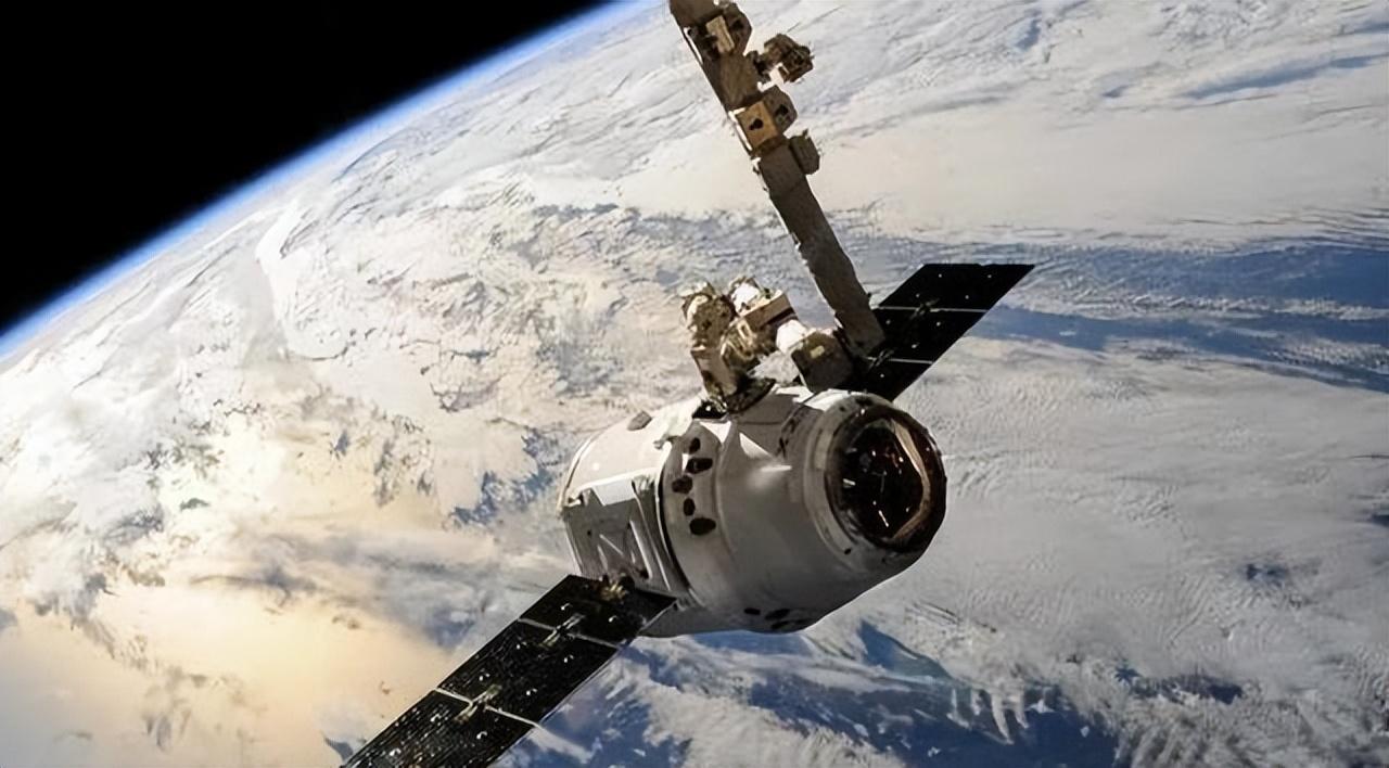 美占据大量近地卫星坑位，李德仁院士发出警告，外媒：中国6G败了说白了，近地轨