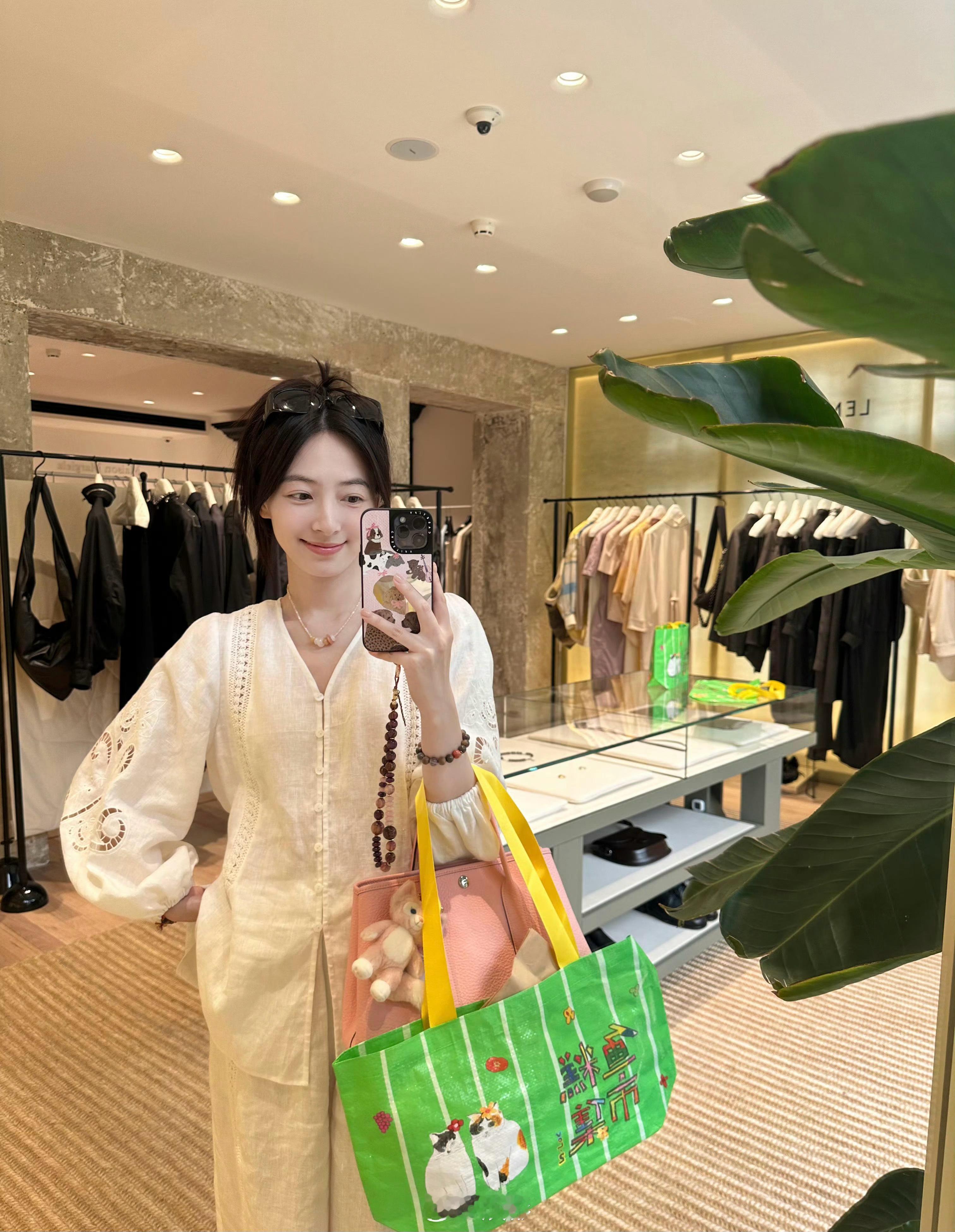 富人新标识：iPhone戴casetify手机壳！​​​