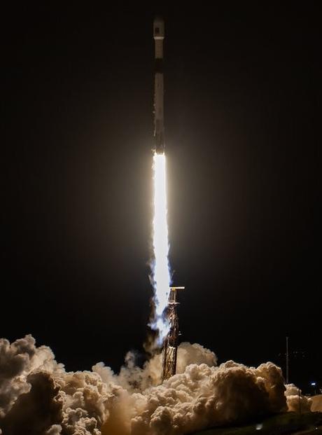 SpaceX第147射：送“哨兵6B”卫星入轨！11月17日，SpaceX在范登