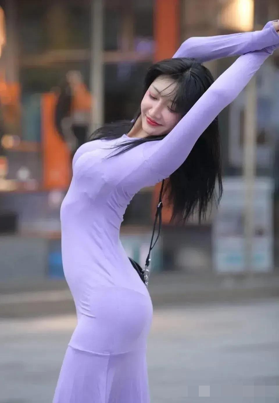 神秘的钱紫色，街头最美的丽色