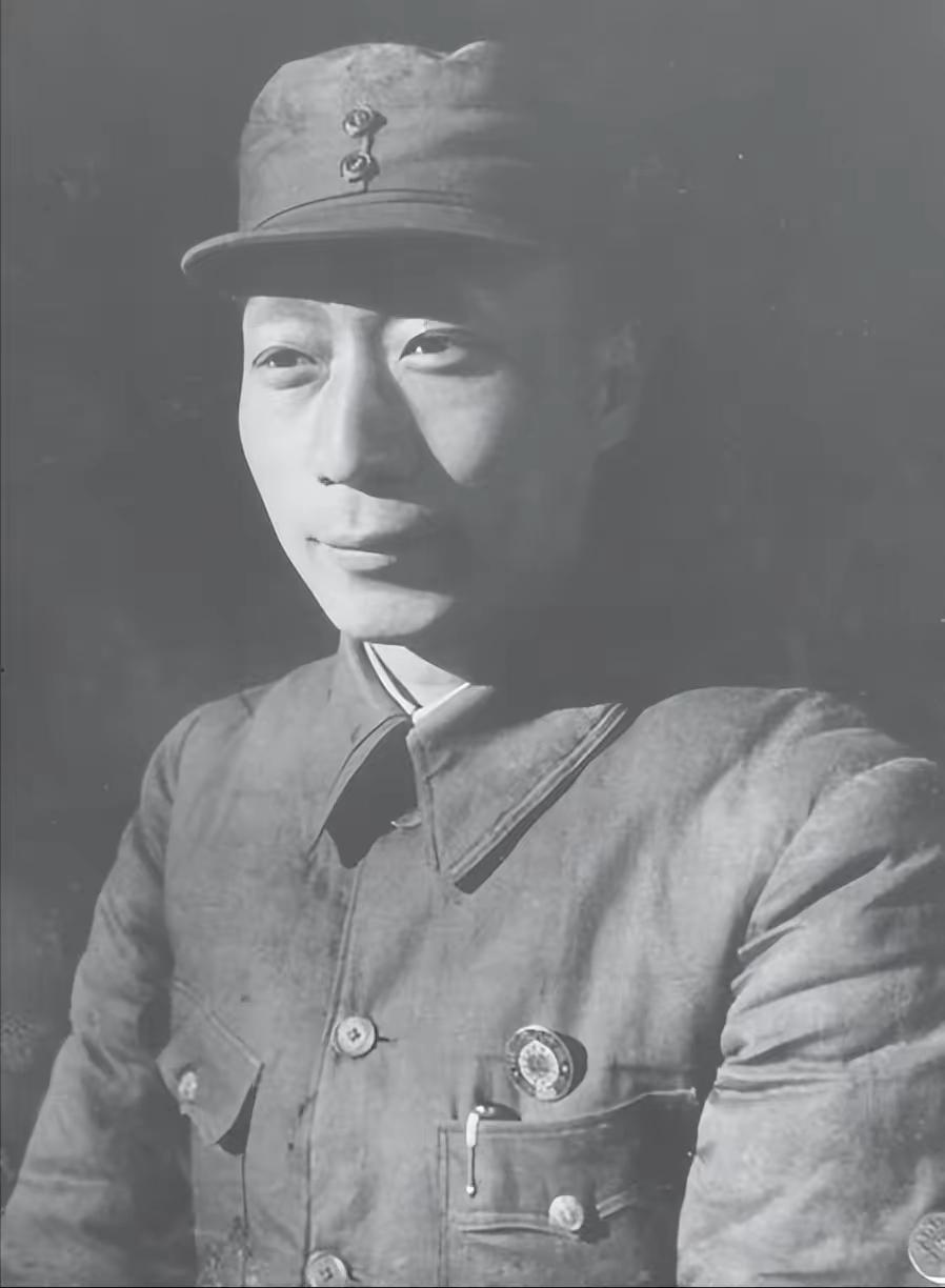 1948年，毛主席的厨师正要杀鱼，却被聂荣臻一把按住手：“先别急着杀，看着有点问