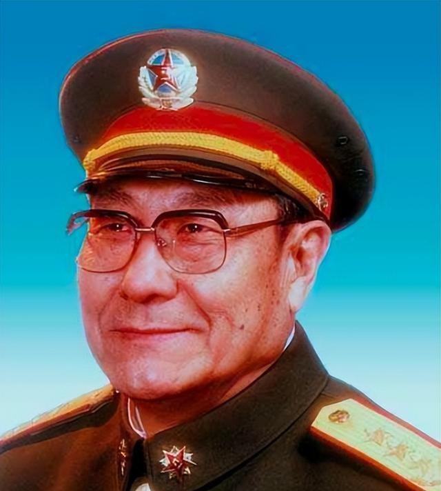 1988年全军恢复军衔制，徐惠滋被授中将，当时他是副总参谋长。6年后，也就是19