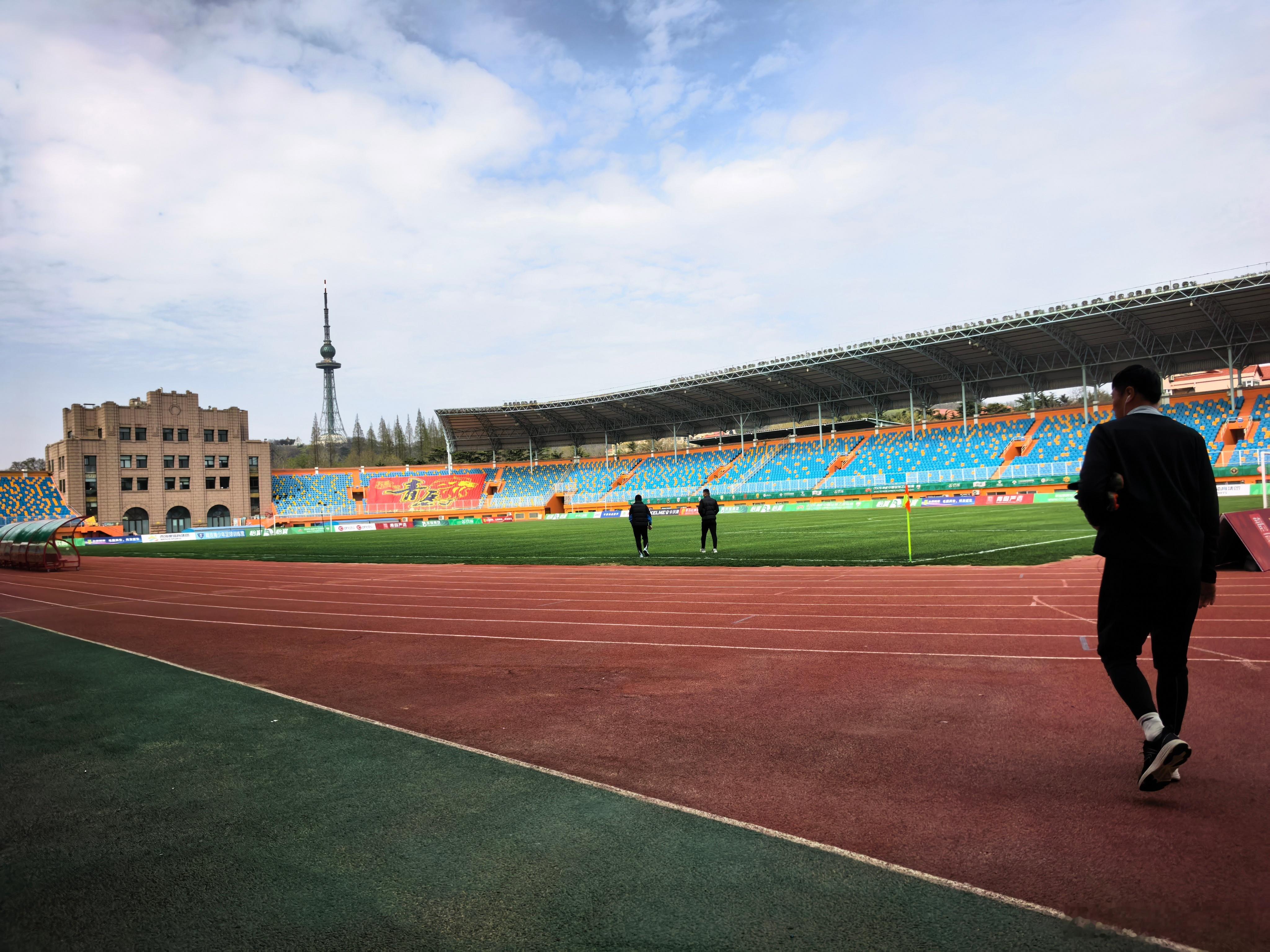 一场艰难的绝平！！今天是我蹭你流量的一天，在我们这个教练组都曾经战斗过的球场上拿