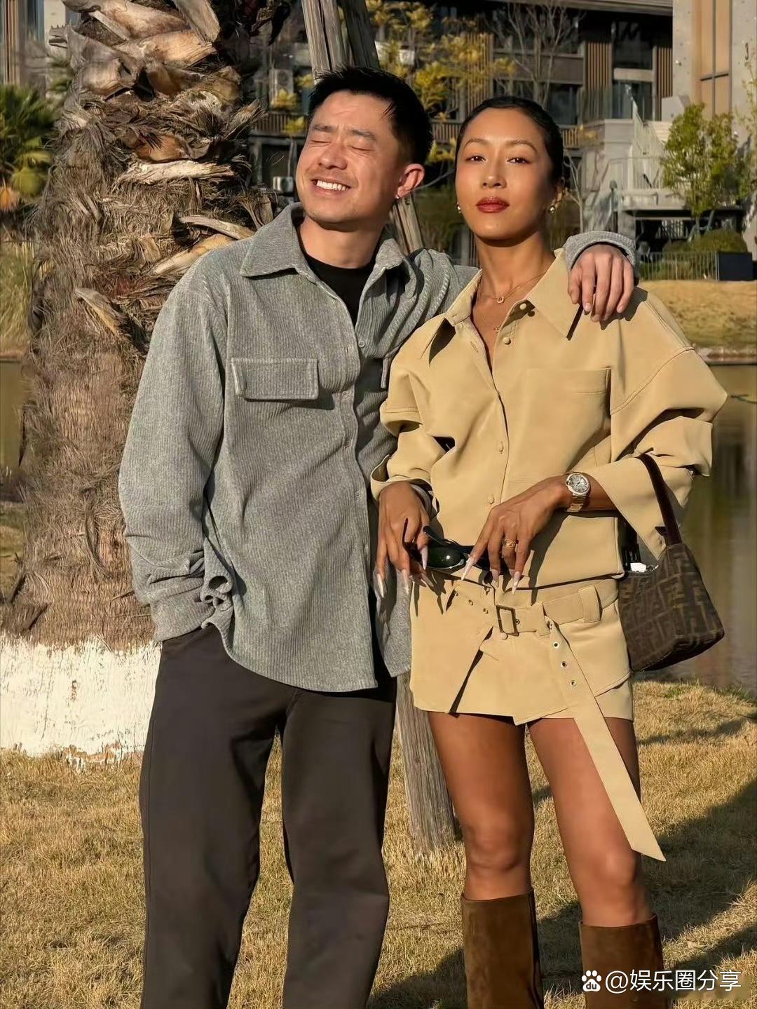 吉克隽逸晒出和现任丈夫金思辰的同框照，看着还挺般配的