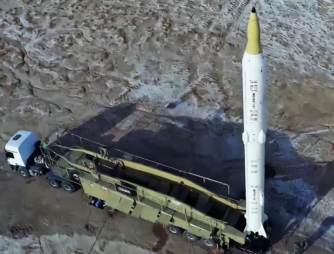 波斯的战法挺明确的，那就是只攻不防。美军想去炸德黑兰，想去炸大不里士，想去炸伊斯