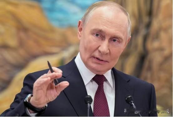 普京给了俄罗斯，三百年来最大的觉醒！中国的35万亿，势不可挡。有专家认为，普京才