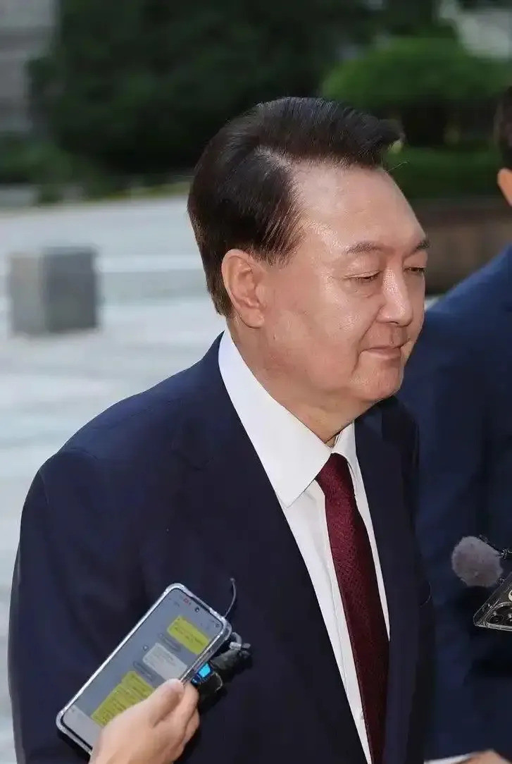 韩国前总统尹锡悦今天被审判了韩国前总统尹锡悦今天出事儿了