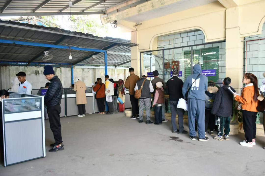 中缅边境木姐县全面放开入华限制！不过这个缅甸边民证不便宜，根据缅甸网友回复，