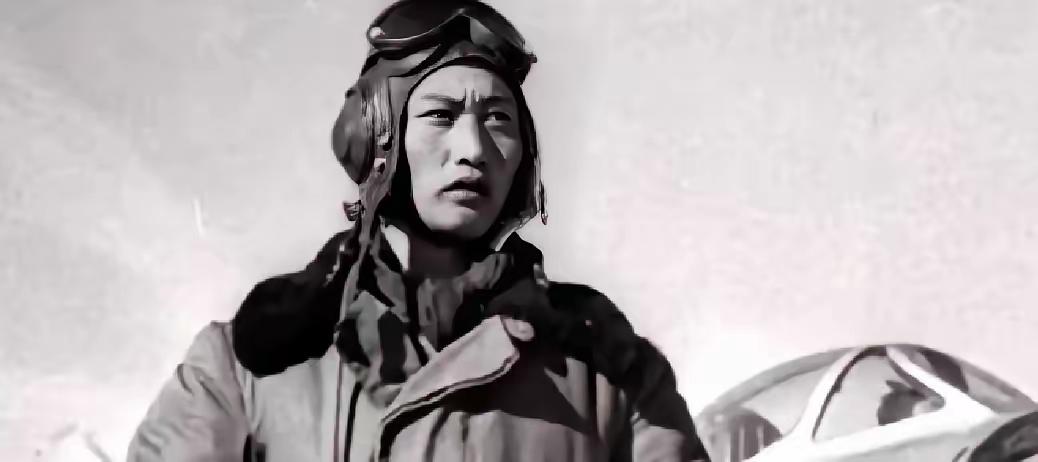 1951年，朝鲜战场上空，志愿军飞行员刘玉堤在返航时，无意间低头一看，瞬间倒吸一