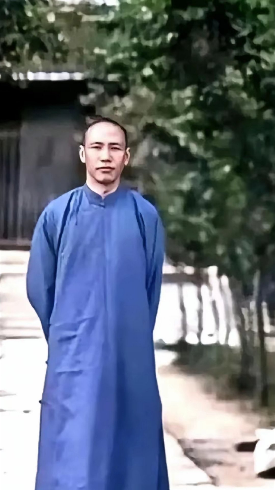 他是个争议非常大的人，也是中国近代史上绕不过去的人。哪位大神知道这是哪一年拍的照