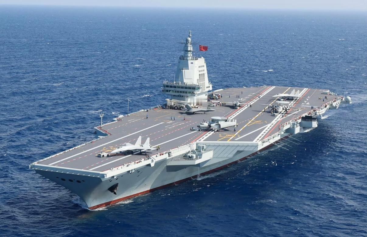 就在大家把注意力放在新年反腐部署时，一个更危险的信号出现在军演里。高强度、实打