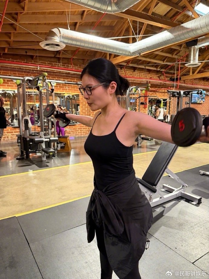 徐冬冬120斤每天两碗米饭168cm120斤的身材刚刚好！大方分享饮食与健身日