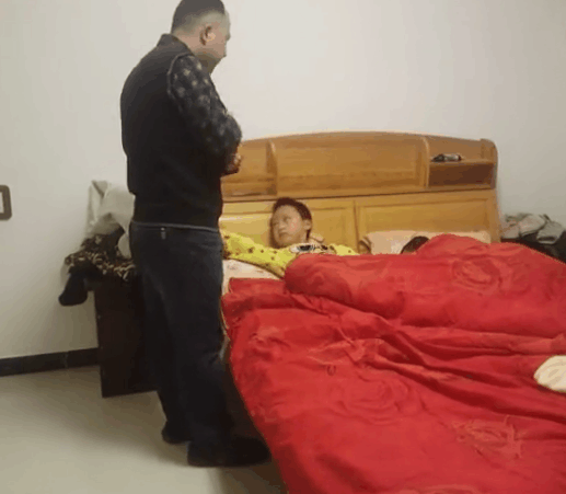 实拍: 没有暖气的冬天, 农村孩子是怎样起床的?