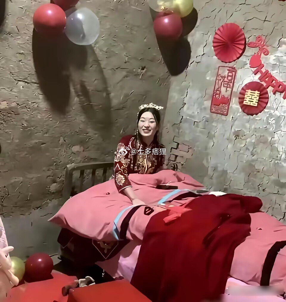 这环境，新娘是怎么笑得出来的？