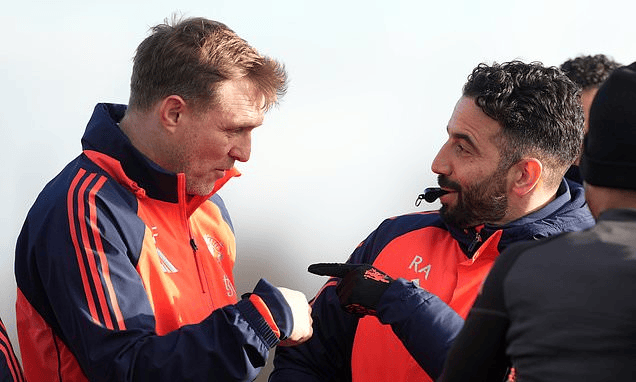 邮报: 弗莱彻将带曼联暂踢433阵型, 梅努可能会因此受益