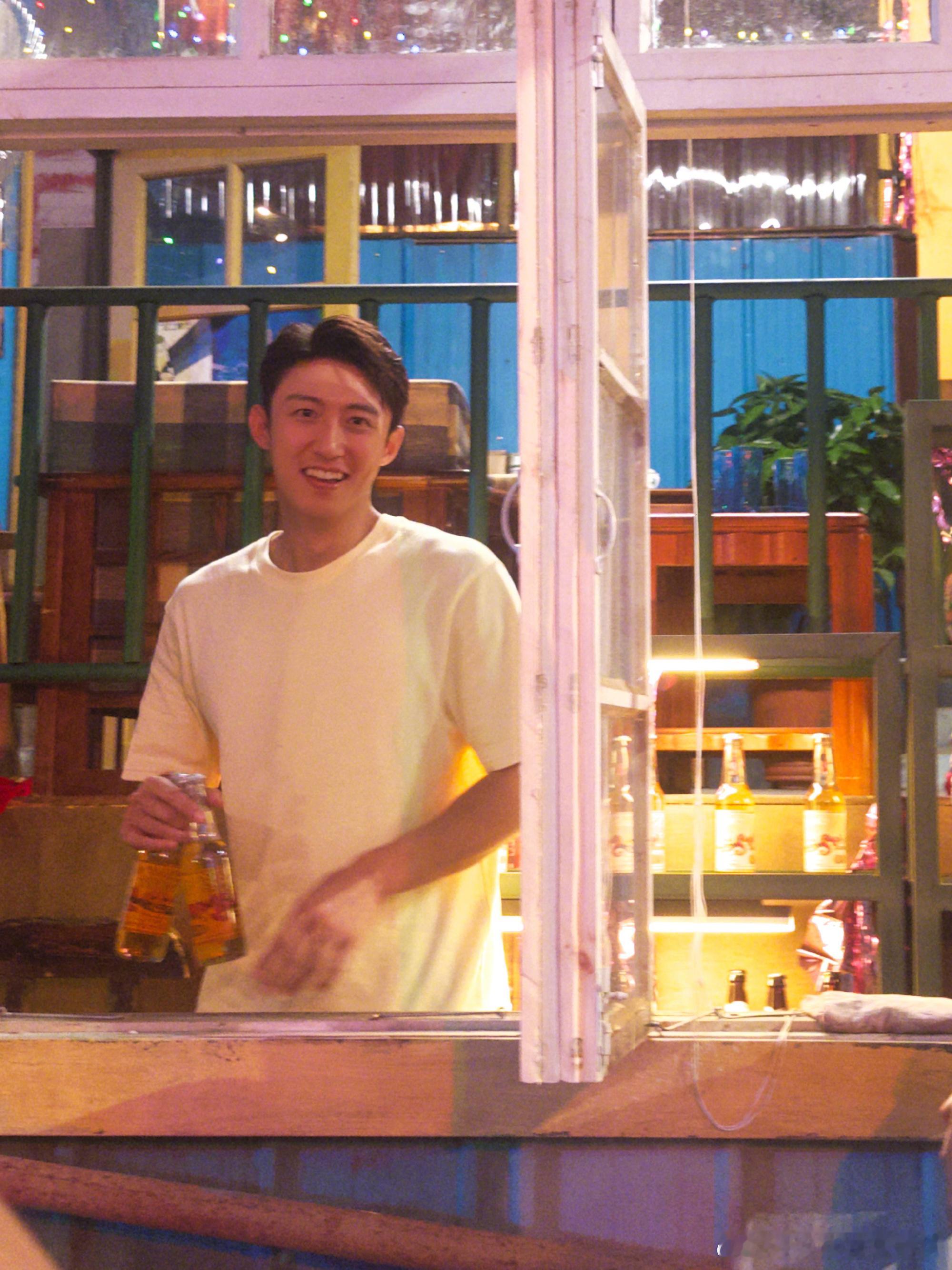 黄景瑜你这么演我可要哭了黄景瑜的哭戏真的太绝了🥺，《岁月有情时》里这段崩溃哭