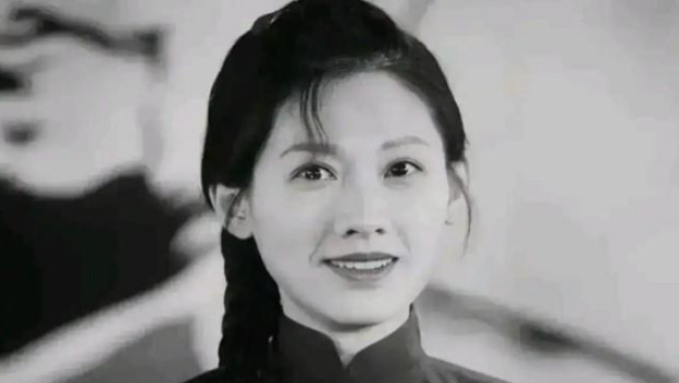 1978年，女知青李亚茹返城前夜，颤抖地揭开上衣对丈夫说：“今晚，再做最后一次夫