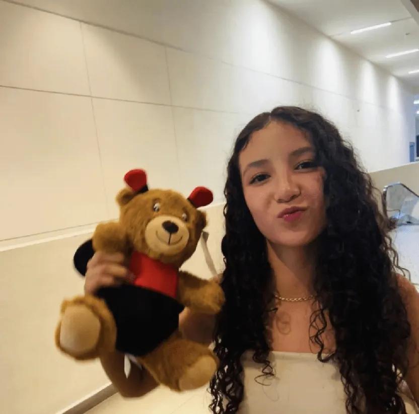 墨西哥杜兰戈州这起事件真的让人痛心。14岁少女帕洛玛在父亲不知情下，被母亲带去做